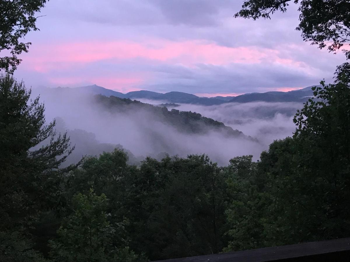 Lazy Bear Lodge Valle Crucis Buitenkant foto